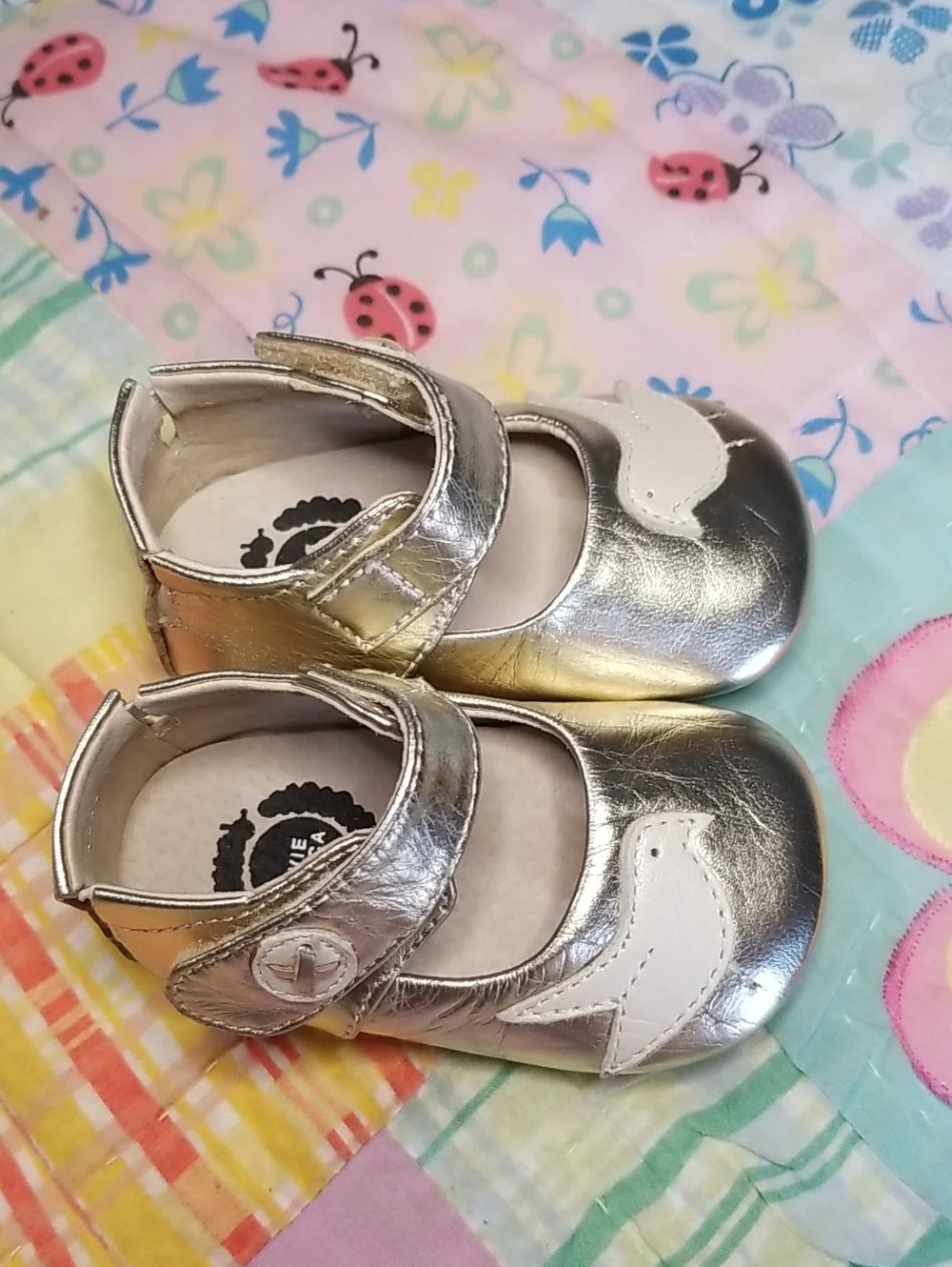 Livie & Luca Metallic Leather Mary Janes with White Leather Bird 0-6 Month Pio